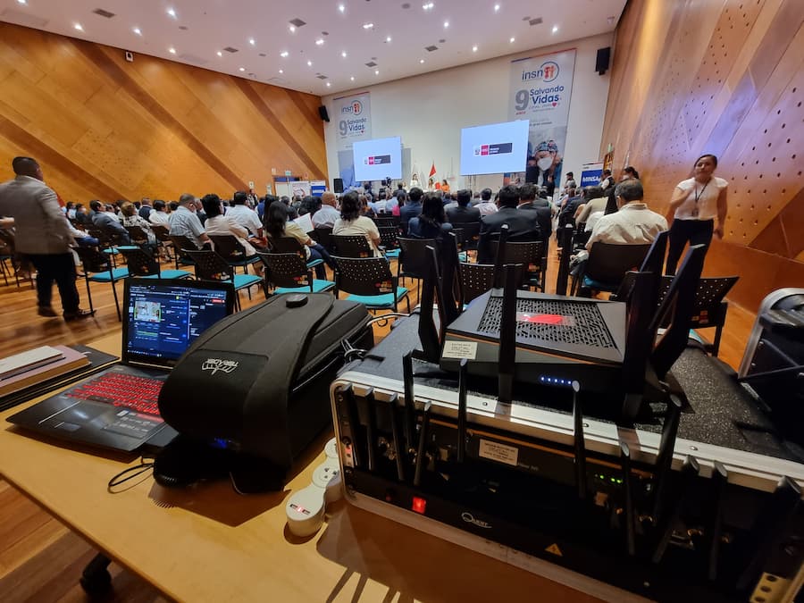 Transmisiones en Vivo y Video Punto a Punto: Prism Transmisiones en Vivo y Video Punto a Punto: Prism